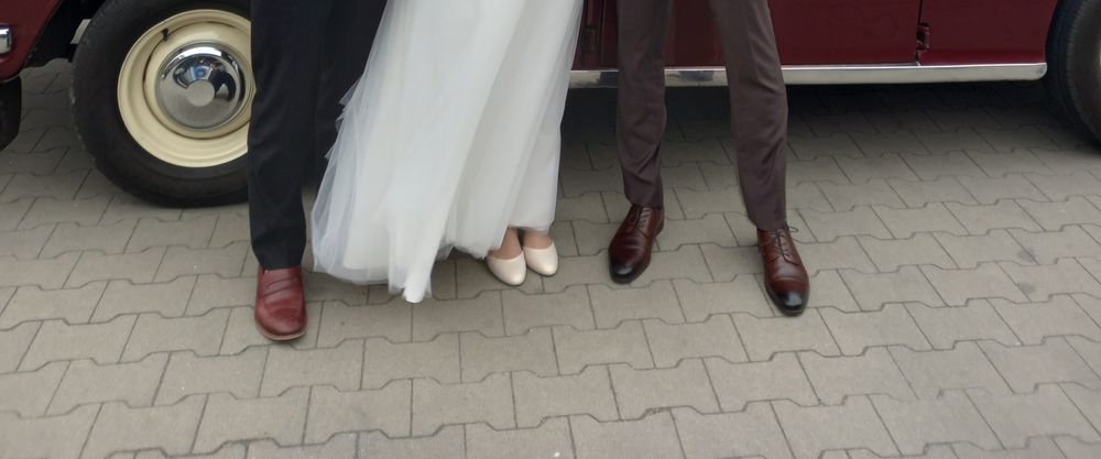 Sprzedam piękne perłowe buty ślubne