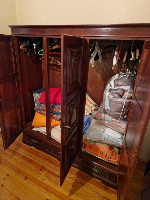 Conjunto de mobília de quarto em madeira maciça vintage