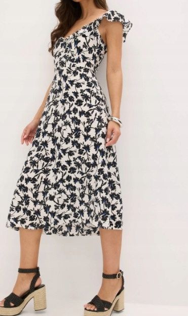B.P.C sukienka midi letnia biała w czarno-niebieskie kwiaty r.48