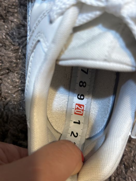 Оригінальні білі  шкіряні дитячі кросівки new balance 34.5/35 розмір (22см) б/в
