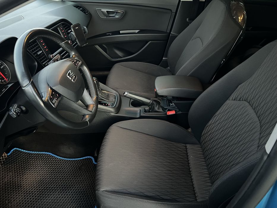 Автомобіль SEAT Leon 2015 року