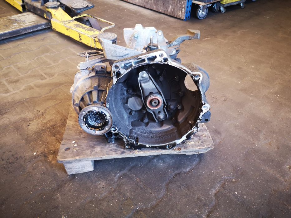 Skrzynia biegów volkswagen golf V 1.9 tdi gqm 6 biegów