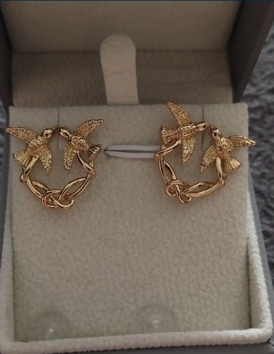 Nowe kolczyki jaskółki pinko w kolorze żółtego złota