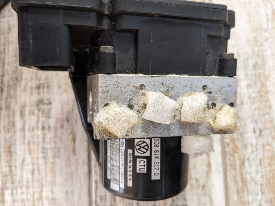 Блок управления ABS VAG 5C0907379C