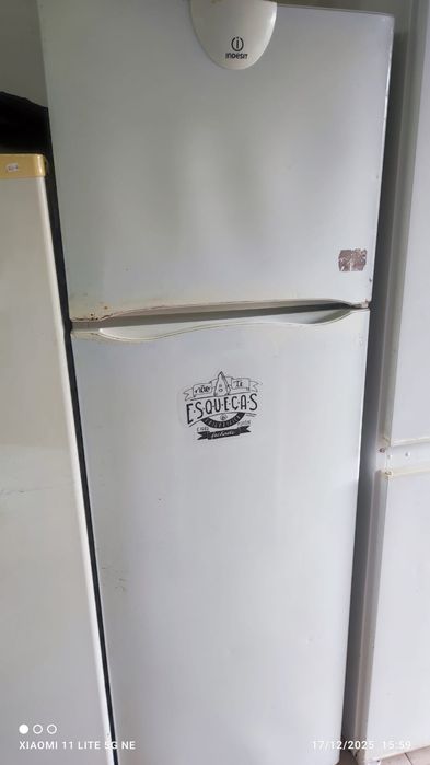 Frigorífico Indesit de 2 portas de 1,70 120€