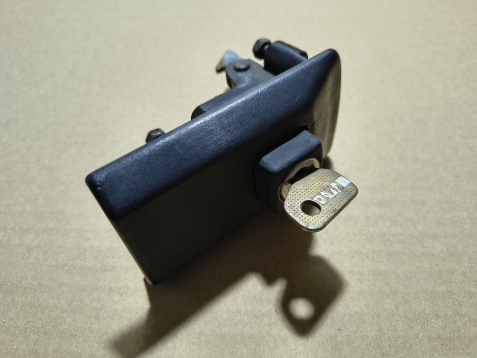 Zamek klapy tylnej Fiat 126p Maluch FL ST EL - OKAZJA!!! z kluczykiem