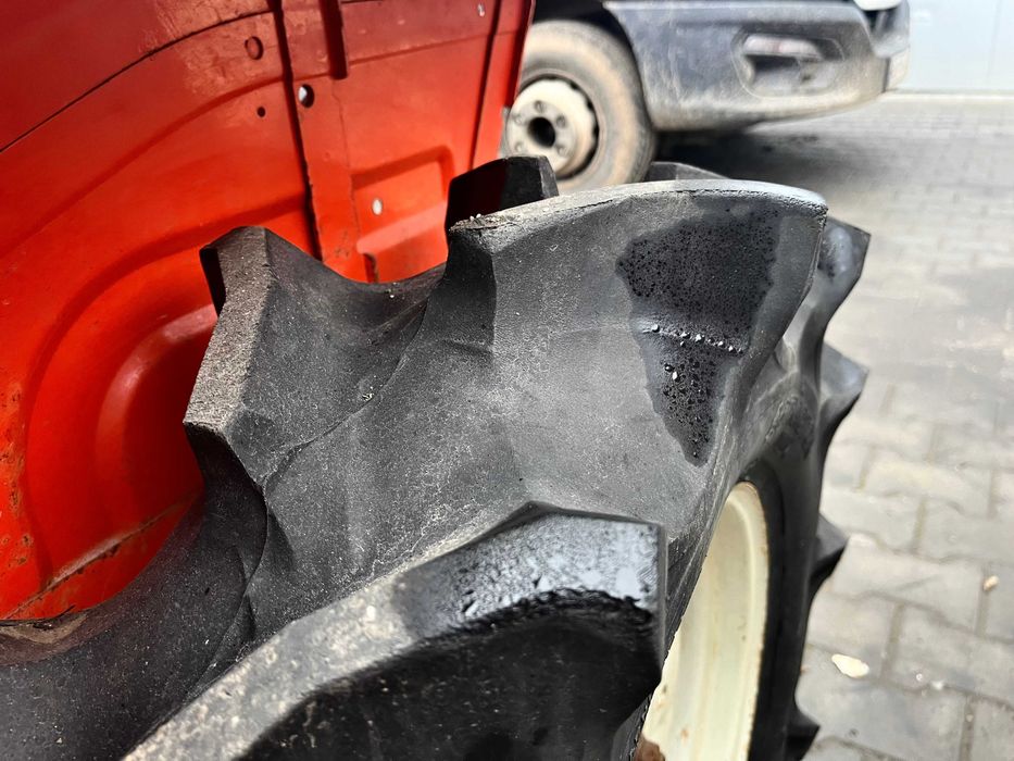 Японський мінітрактор Kubota B4