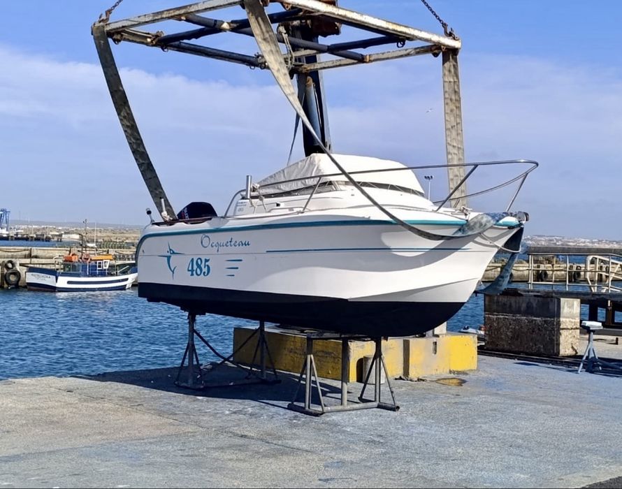 Ocqueteau 485 Semi-Cabinado