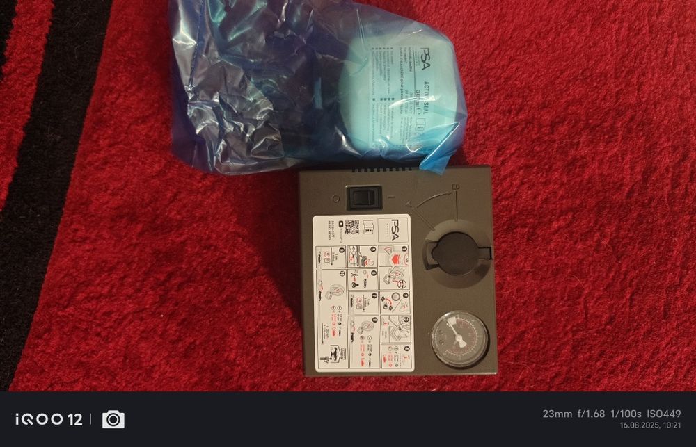 Bomba de ar marca Peugeot.