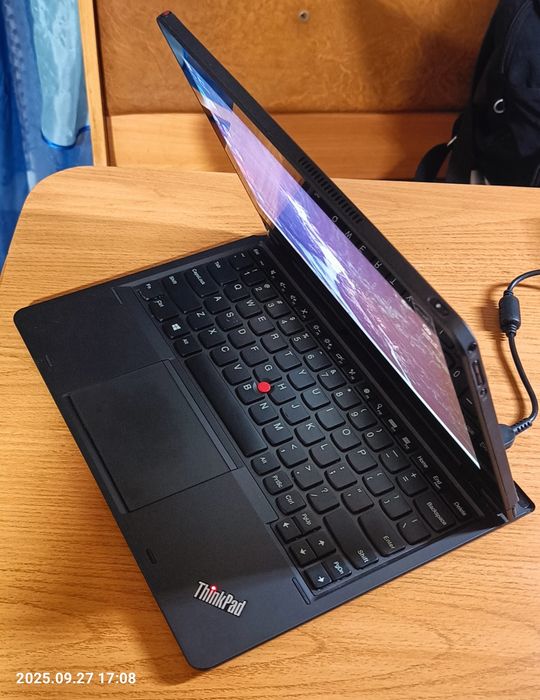 Lenovo ThinkPad HELIX Multi-touch UltraBook i5-3427U