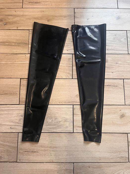 771/ Pończochy M latex 0.4 mm z paskami pod stopy stirrups