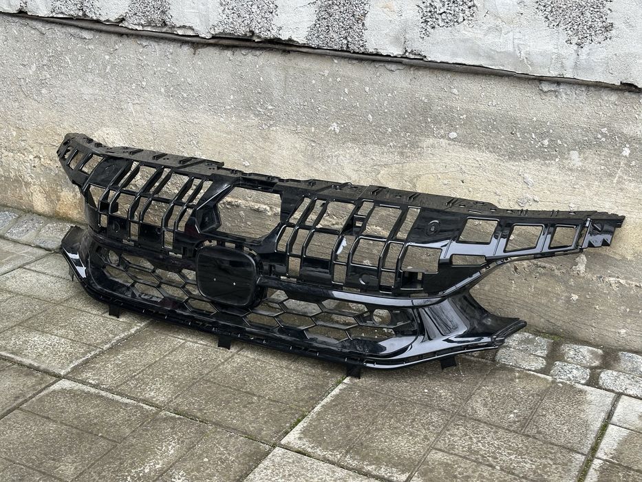 Рещітка радіатора / гриль honda civic 11 /  71200T20A01