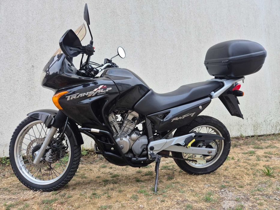 Vendo mota Transalp 650 em excelente bom estado