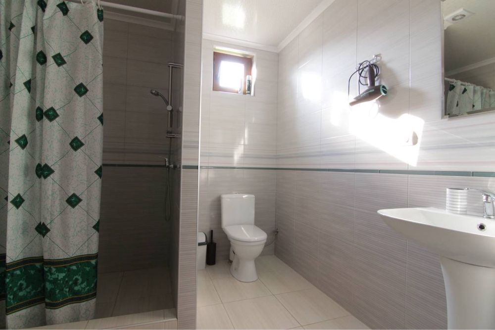 Оренда в Карпатах Котеджів .ВІЛЬНО НА НОВОРІЧНІ.Басейн, чани, сауна.