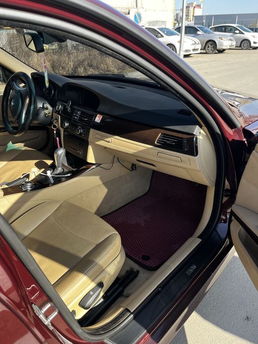 Автомобіль BMW 320i e90 рестайлінг