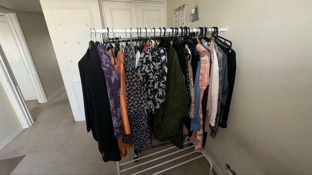 Lote de roupas e acessórios de senhora – aceito propostas