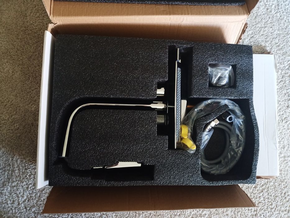 Torneira cozinha com cascata - 120€