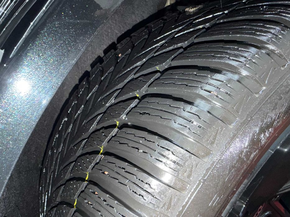 8
Audi Q8 e-tron 2023