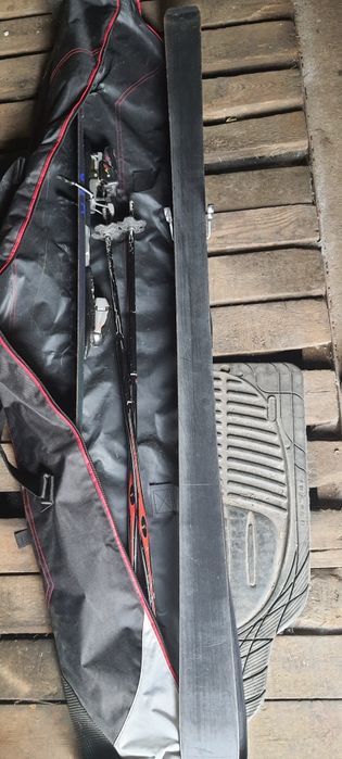 Комплект лыжи с палками и чехол