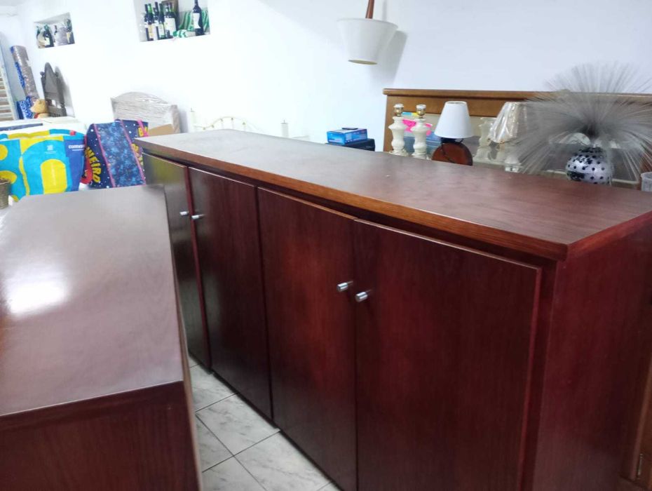 Dois Aparadores em madeira