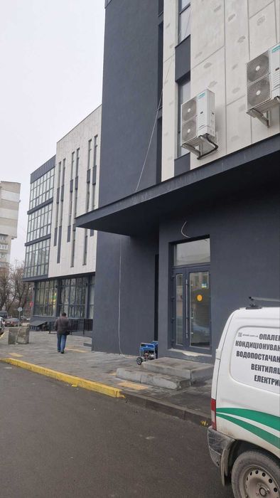 Оренда приміщення під магазин! БЦ Локація