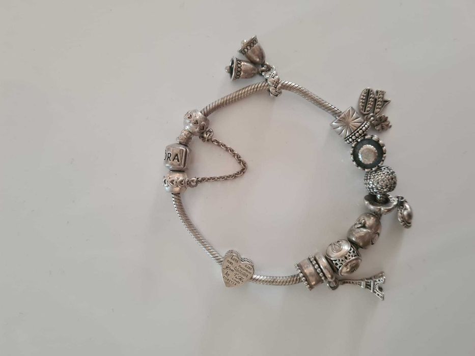 bransoletka pandora z charmsami