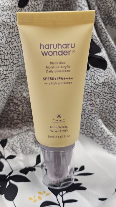 Haruharu Wonder Black Rice Moisture Airyfit Daily Sunscreen SPF50+/PA+