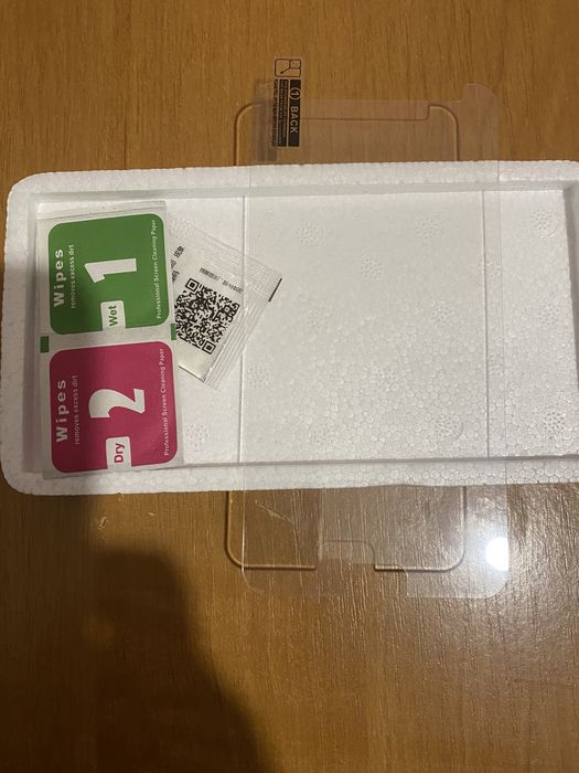 Защитное стекло на Samsung Galaxy J7