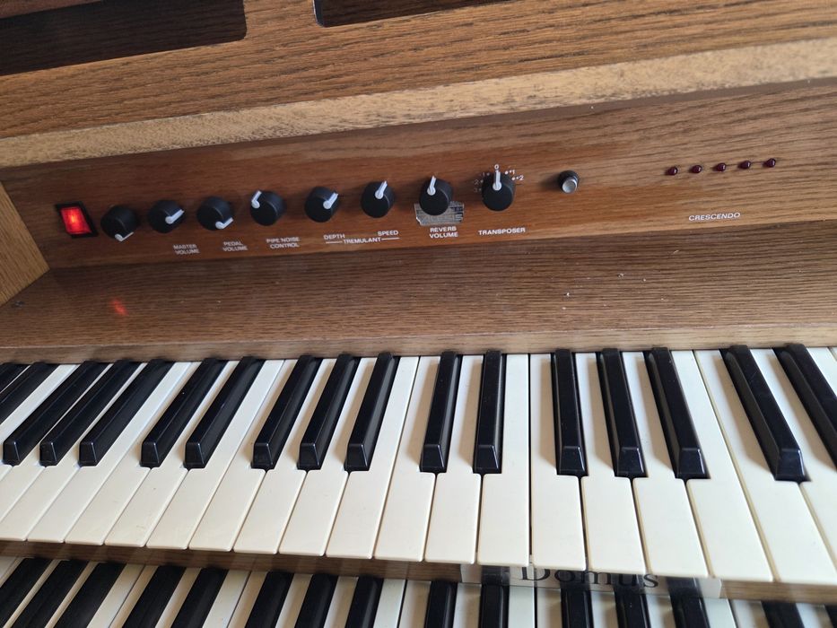 Cyfrowe organy Viscount Opera.