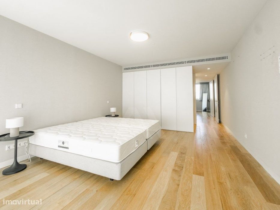 Apartamento T3 de luxo com garagem em Lisboa