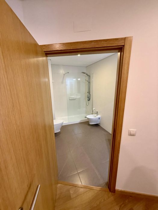 Excelente T2 em Viseu – A/C, Varanda e Lugar de Garagem