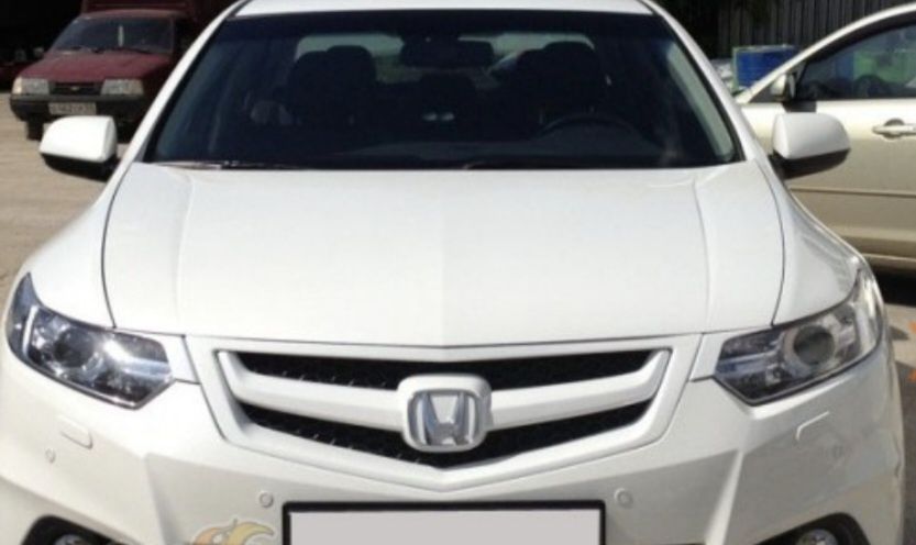 Передня рещітка Akord 8