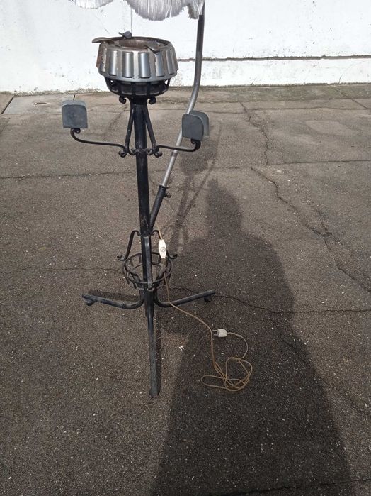 Candeeiro de pé alto, antiguidade