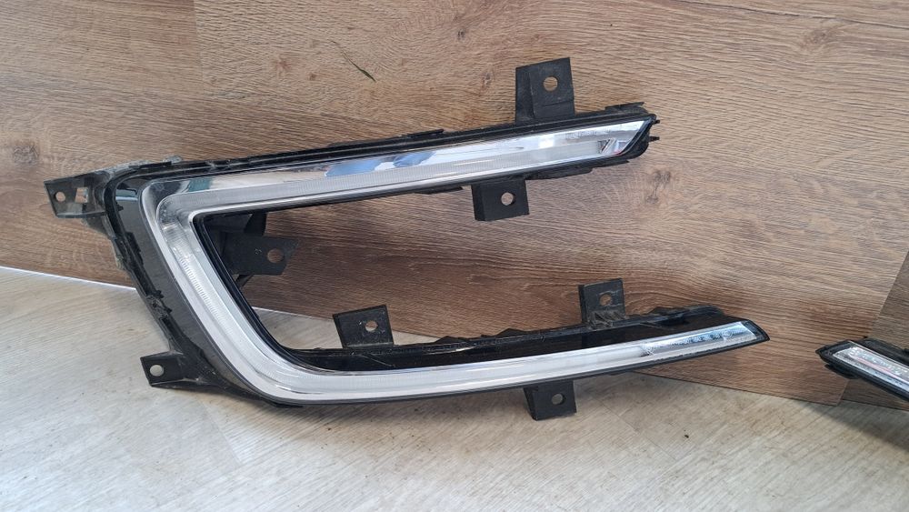 VW Golf VII E-GOLF GTE halogeny prawy lewy DRL LED