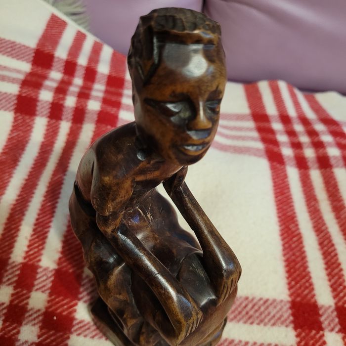 Drewniana rzeźba 21 cm.