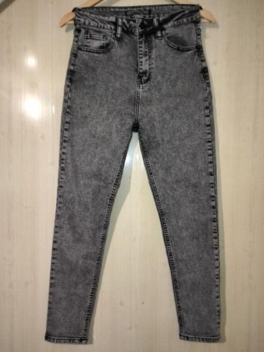 Джинсы женские М