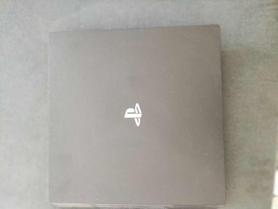 Vendo PS4 PRO 1 TB