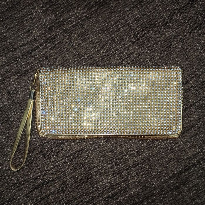 Клатч  в стразах