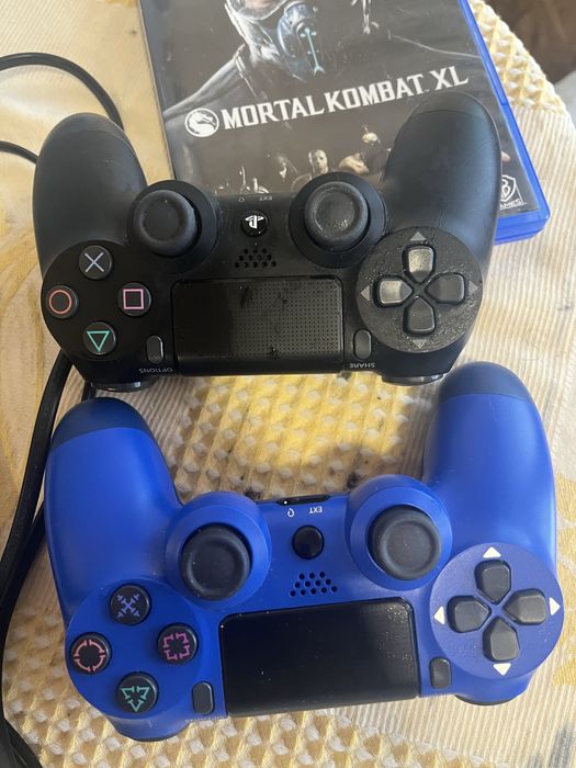 Playstation 4, dois controles