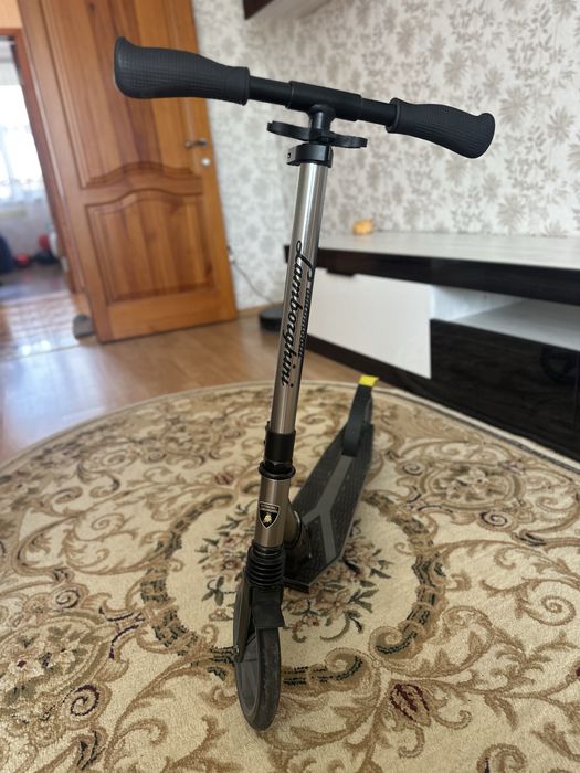 Продам самокат Lamborghini