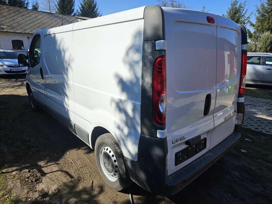 Renault trafic vivaro 01-14rok narożnik prawy lewy  tył