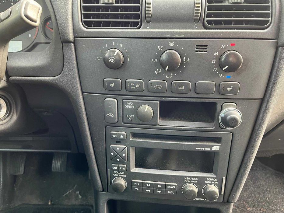 Samochód Volvo V40 2003r