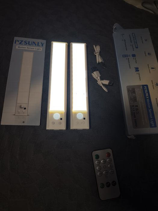 Conjunto de 2 luzes de armário com sensor de movimento, com controle remoto e temporizador, luz noturna magnética regulável, 20cm