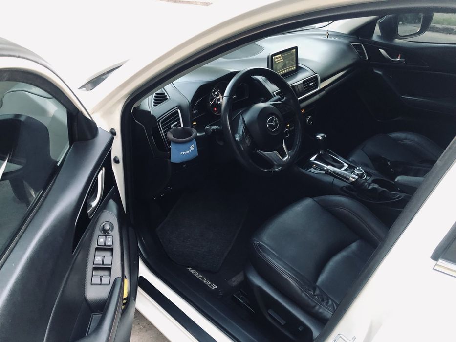 Продажа Mazda3 полная комплектация