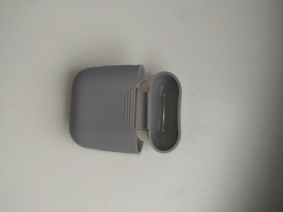 Чехол для Apple Airpods