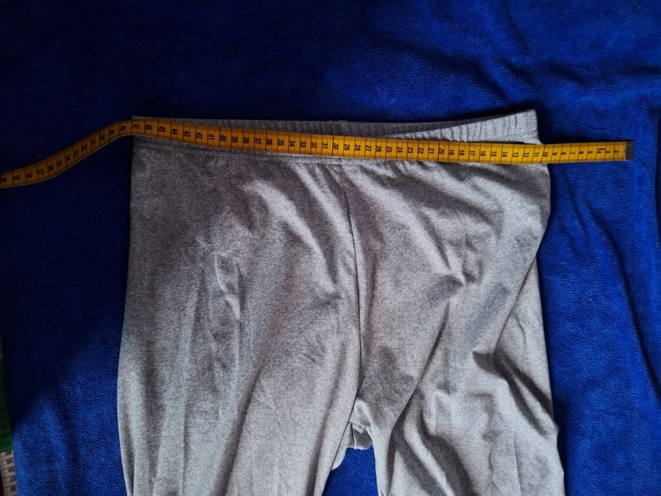 Damskie leginsy do fitness.