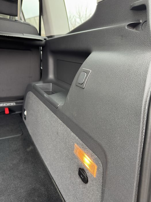 Volkswagen Touran 2011 рік