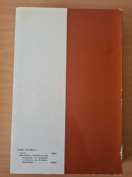 Livro "Introdução à Linguística Românica" de Iorgu Iordan