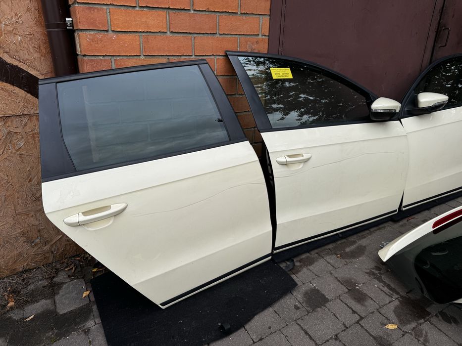 Дверь передняя пасат б7 Дверка  Passat B7 дверь пассат б7