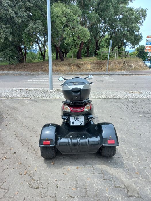 Scooter de três rodas